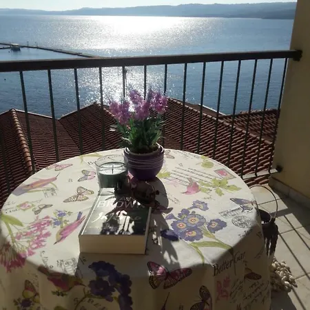 Cute With Romantic View Apartament Pyrgadikia